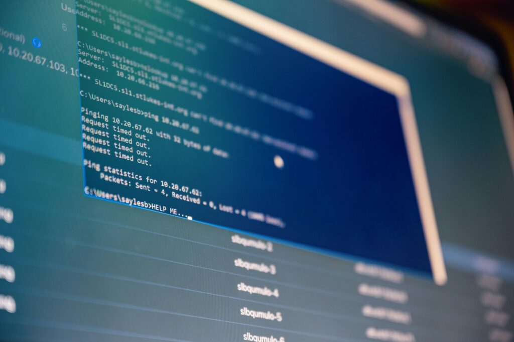 Écran affichant du code informatique pour la maintenance de site web